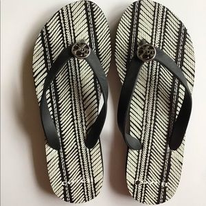 Coach Flip Flops Size 7 Black and White